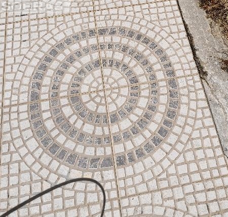 Preciso de cerca de 50 mosaicos para terra�o. 